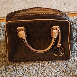 Michael Kors Crossbody in brown and cream